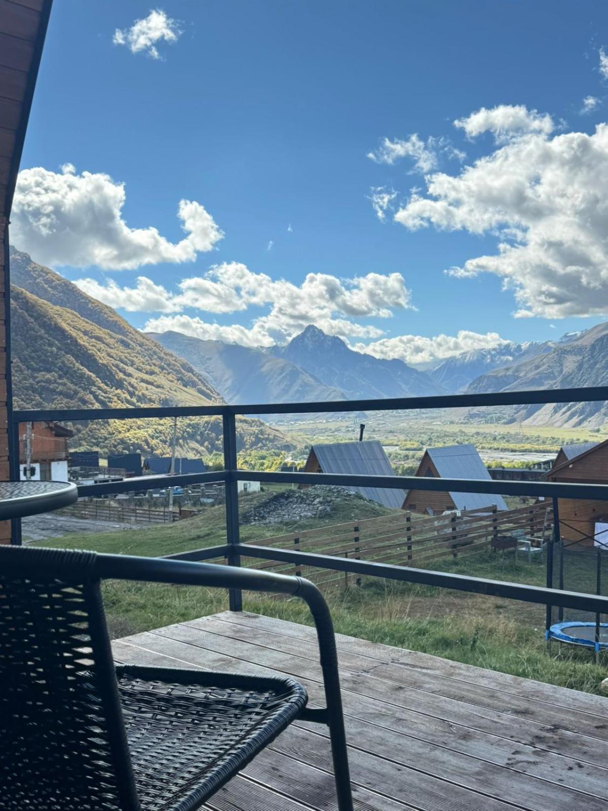 Appartement Misty Rocks Kazbegi Extérieur photo